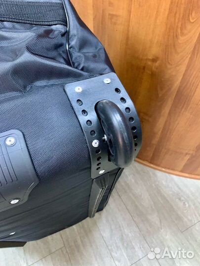 Баул для хоккейной формы на колесах INT 34