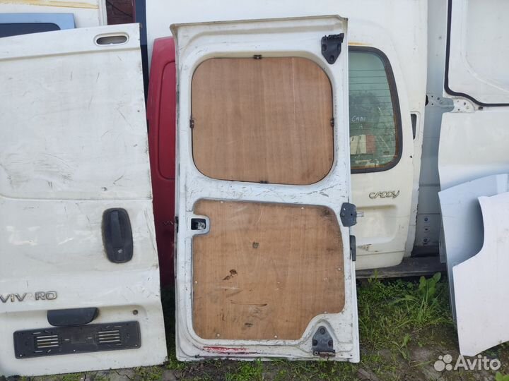 Дверь задняя правая Рено Трафик