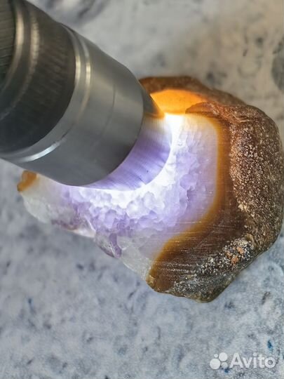 Сердолик с аметистовым нутром