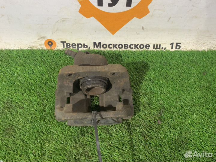 Суппорт передний левый Renault Scenic 1