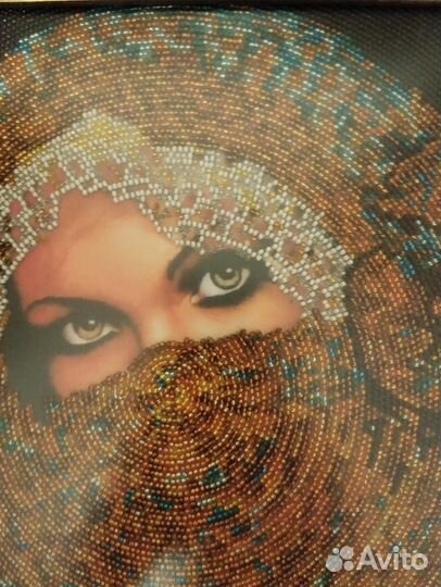 Картина бисер в стекле и раме 