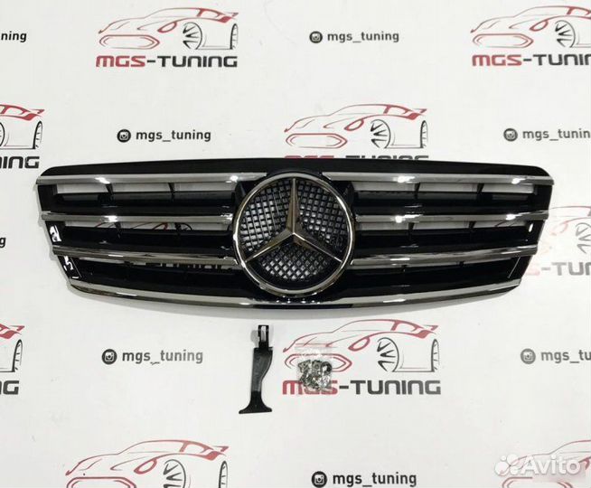 Решетка Mercedes W203 черная с хром полосами