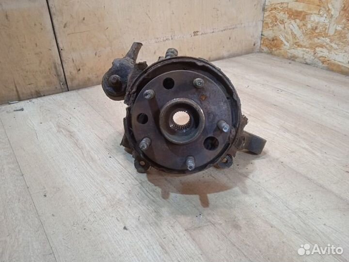 Кулак поворотный задний левый Lexus Rx300 1