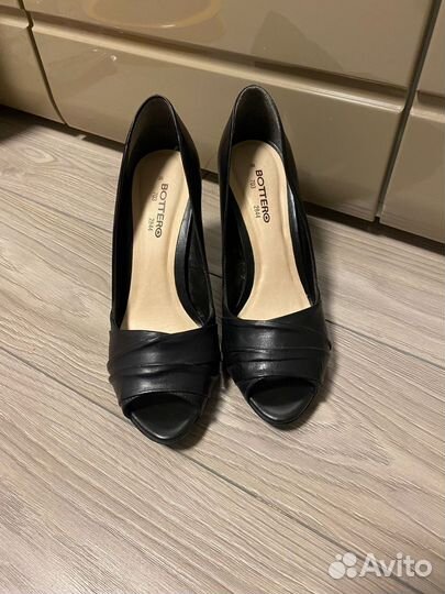 Туфли черные кожаные босоножки 38р