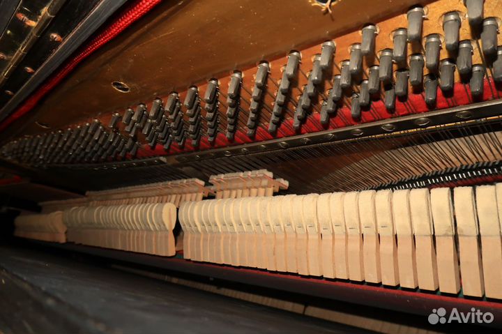 Пианино Красный Октябрь