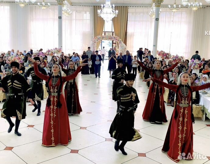 Танцоры на свадьбу