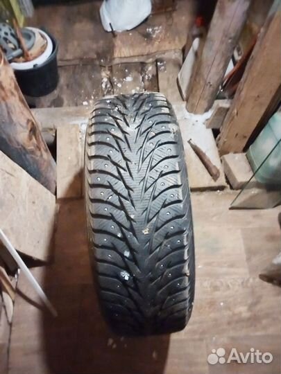 Yokohama E102 215/65 R16