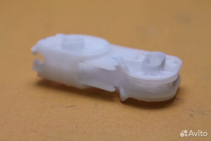 Натяжной ролик Bosch 618720 бу. 6115