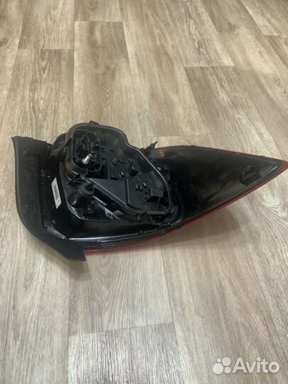 Фонарь задний правый на renault logan 2