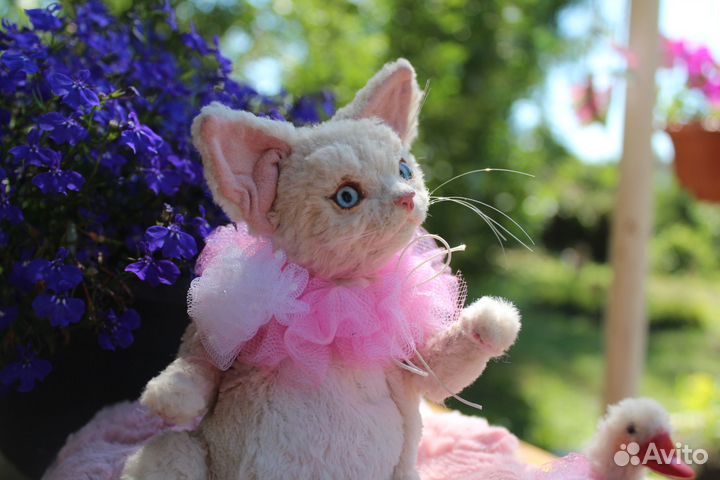 Кошка белая. Авторская мягкая игрушки коллекция