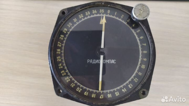 Авиационный прибор Радиокомпас