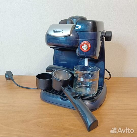 Кофемашина delonghi почти новая