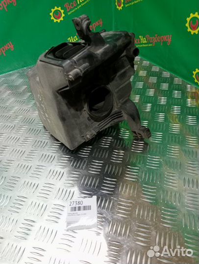 Корпус воздушного фильтра Ford Focus 2 седан 1.8