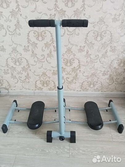 Тренажер для ног и ягодиц