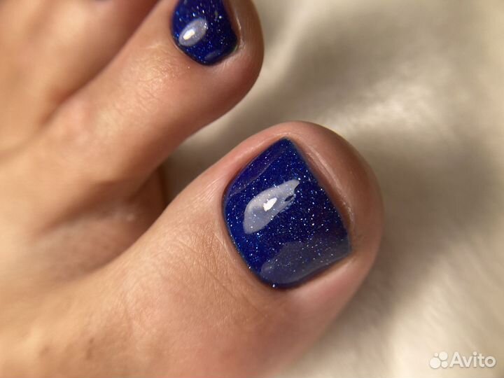 Педикюр в салоне красоты