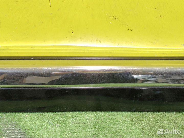 Накладка двери передней правой Lexus LX570 2015