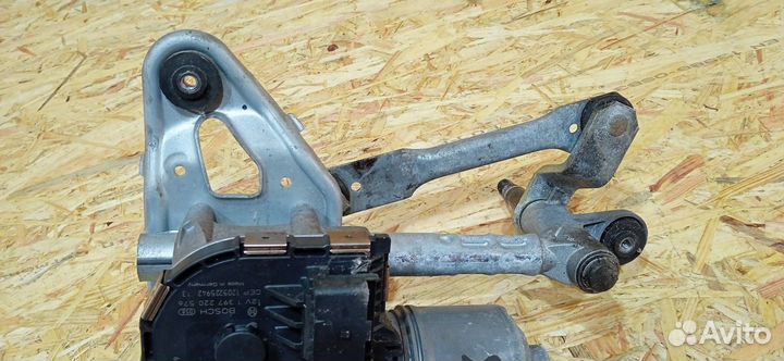 Моторчик трапеции дворников (стеклоочистителя)