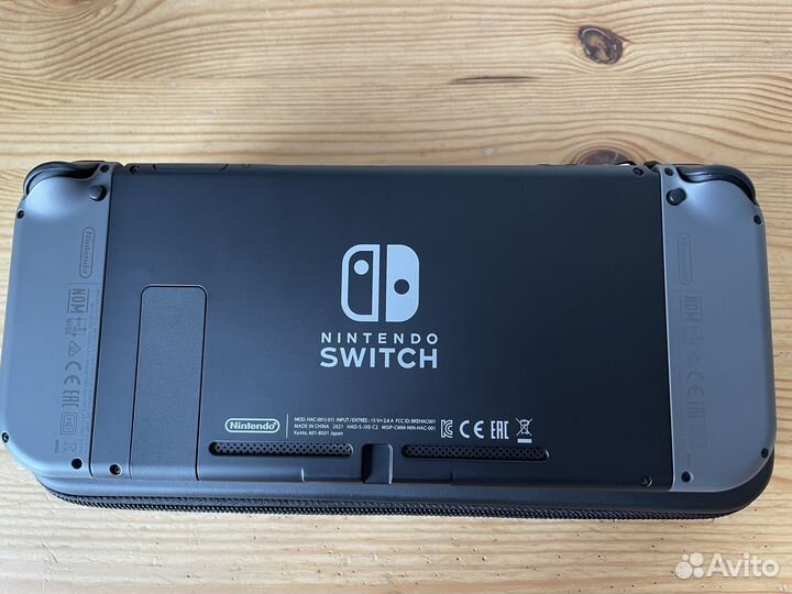 Nintendo Switch + чехол