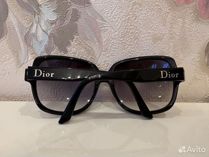 Солнцезащитные очки женские dior