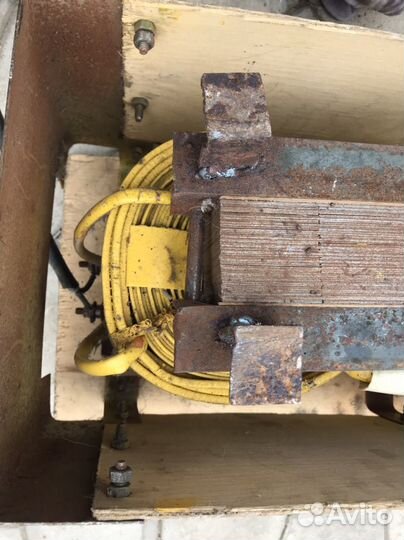 Понижающий трансформатор 220 на 65 вольт(25кг)