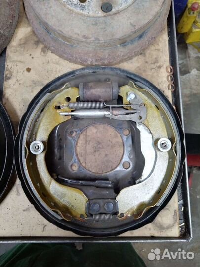 Комплект задней тормозной системы на ниссан жук