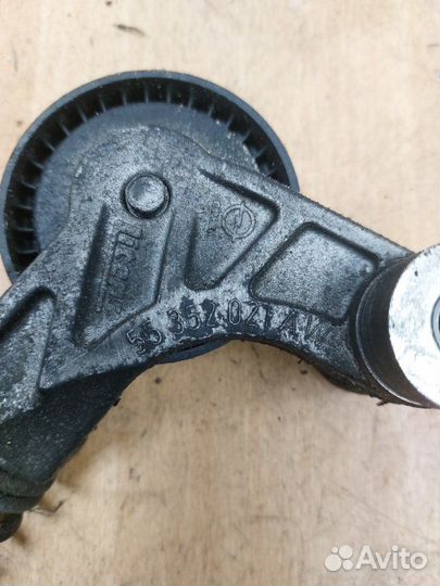 Натяжной ролик приводного ремня Opel Corsa D