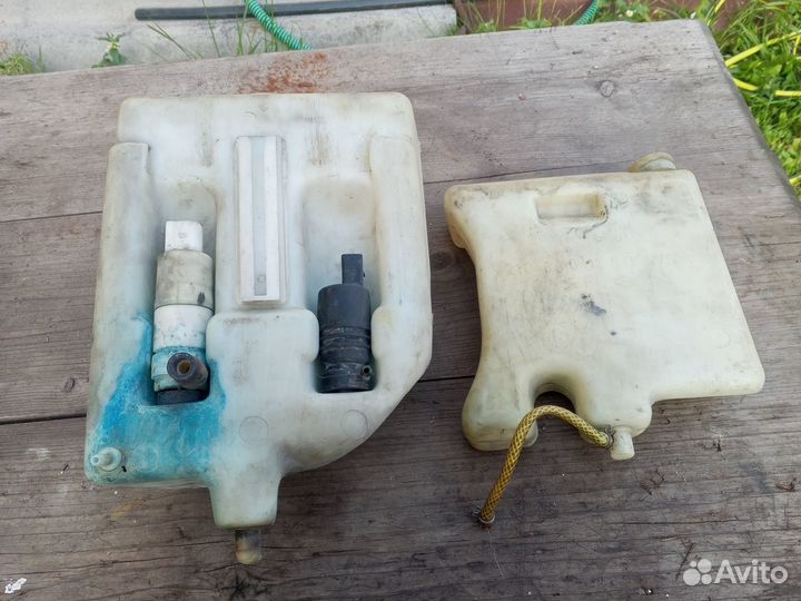 Бачок омывателя Мерседес W210