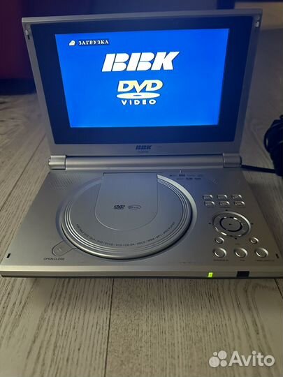 Портативный DVD- плеер BKK