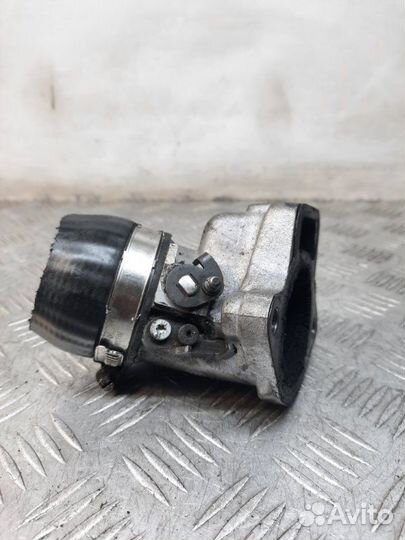 Дроссельная заслонка Volkswagen Passat седан 2.5