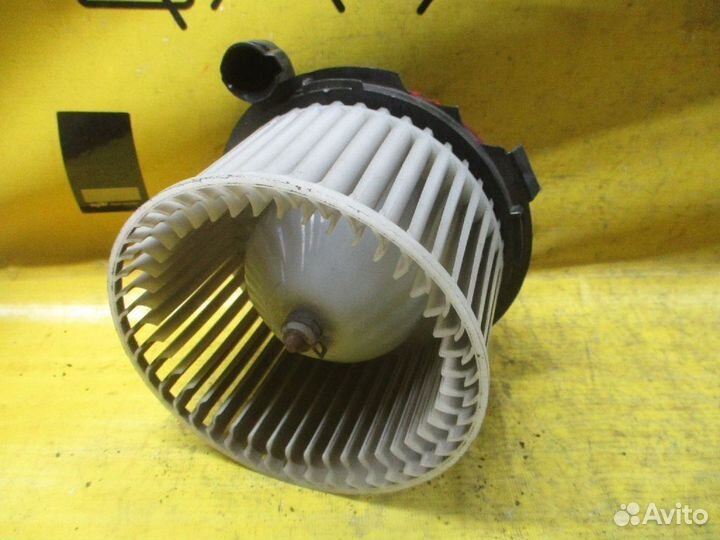 Моторчик печки Nissan Note E11