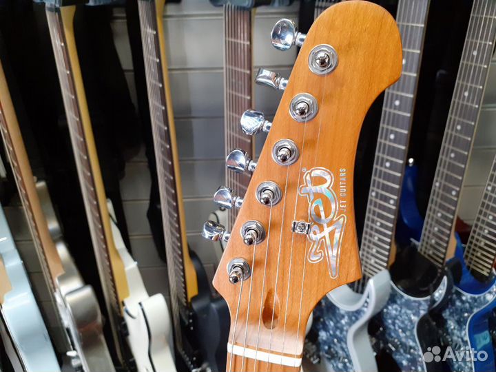 Электрогитара стратокастер