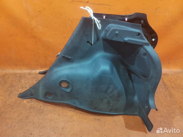 Обшивка багажника Toyota Vitz SCP10 (Заднее)