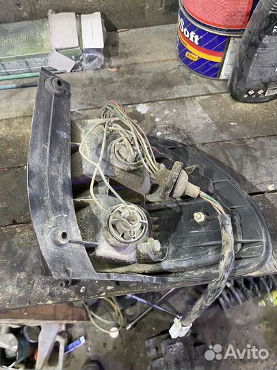 Фонарь задний правый мазда 626