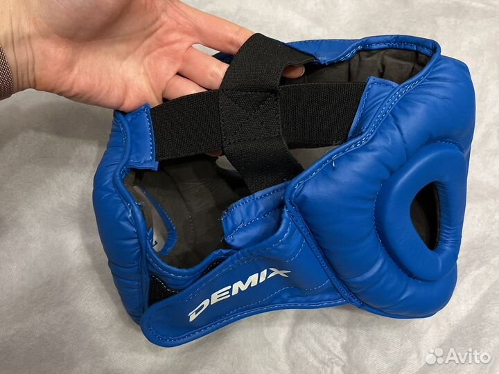 Боксерские перчатки 6 oz и шлем (размер М)