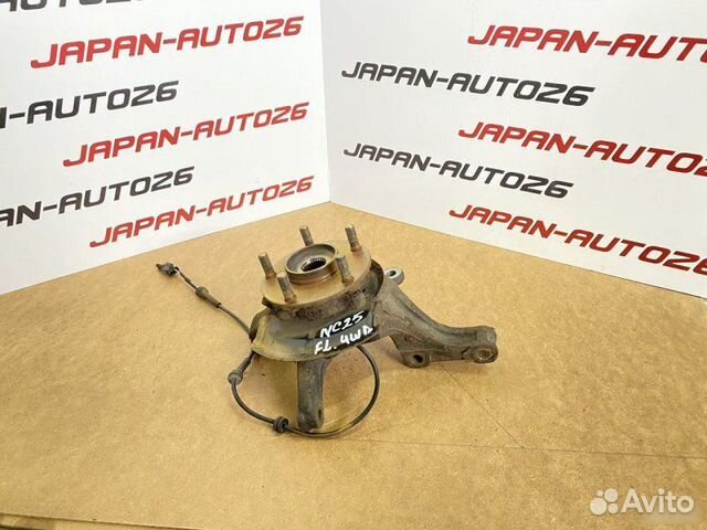 Ступица передняя левая Nissan Serena C25 MR20