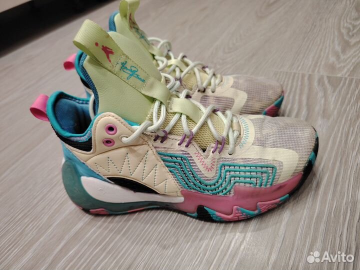 Баскетбольные кроссовки