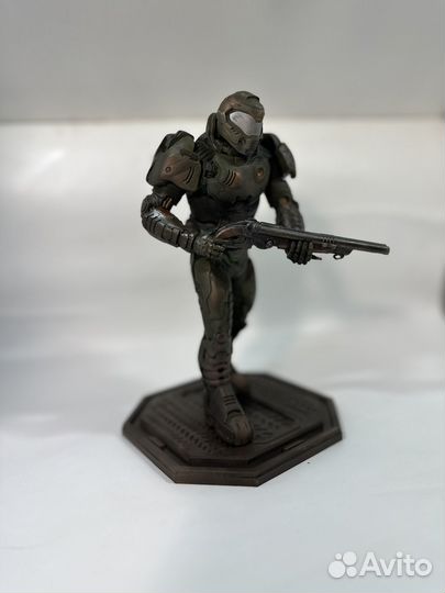 Doomguy фигурка