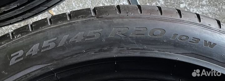 Pirelli P Zero PZ4 245/45 R20