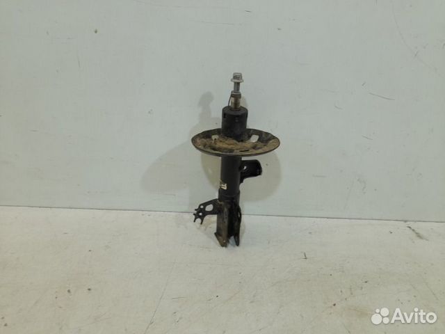 Амортизатор передний левый Toyota Camry V70 2018