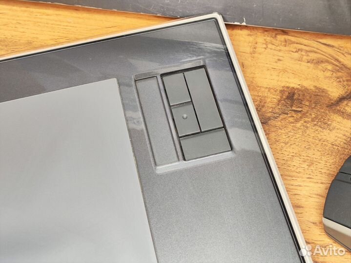 Профессиональный графический планшет Wacom Intuos3