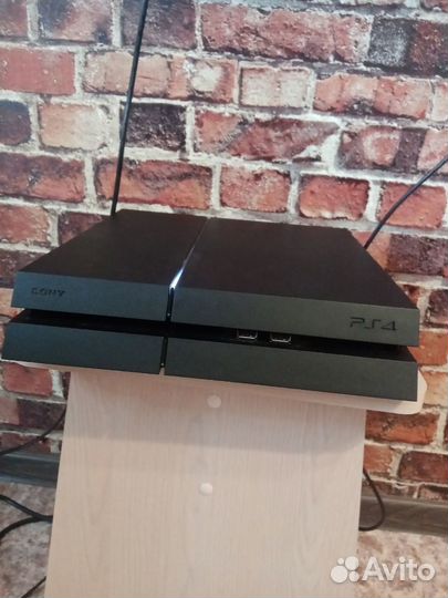 Игровая приставка ps4
