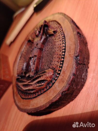 Икона на спиле оливы 19в