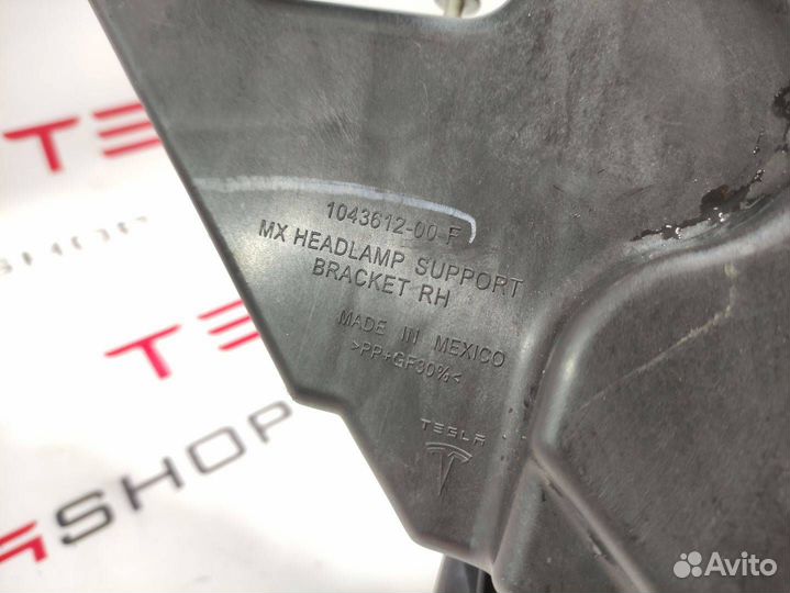 Крепление фары (кронштейн фары) правой Tesla