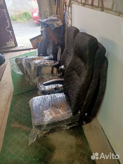 Сиденья в салон пассажирского микроавтобуса