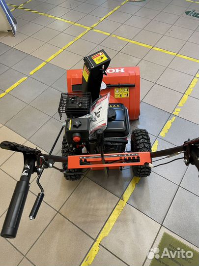 Снегоуборщик Honda HSS 569 GX-270(9Hp)