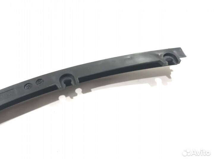 Крепление уплотнителя Audi A6 C6 Avant