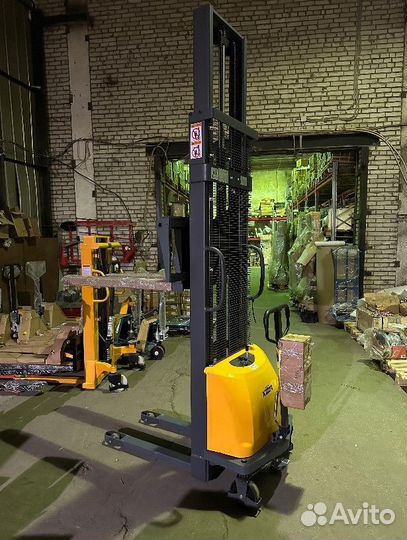 Штабелер 1,5 тонны