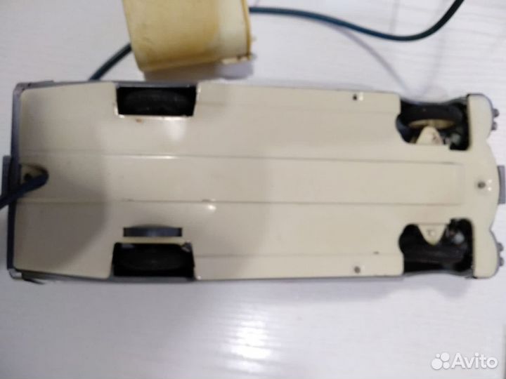 Игрушечная машина кадиллак