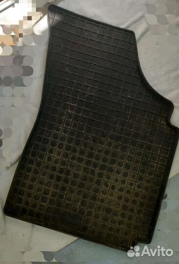 Автомобильные коврики резиновые