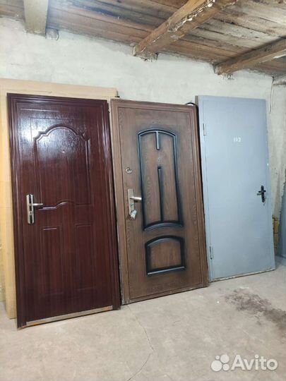 Дверь входная металлическая 3шт